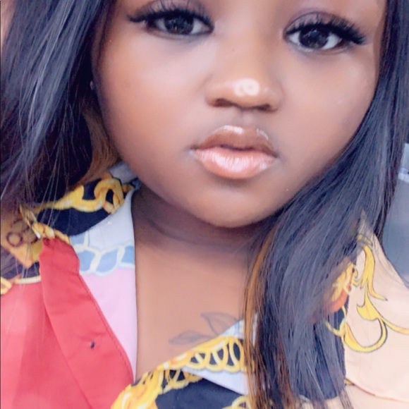 Meet your Posher, Carlese - Picture 4 of 4